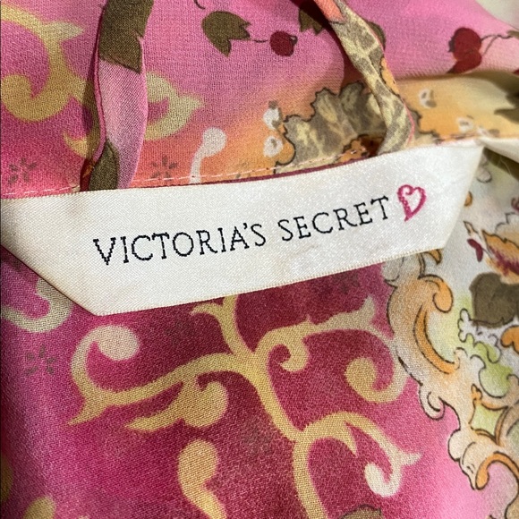 Victoria Secret Semi-Sheer Robe w/pockets - Picture 16 of 16